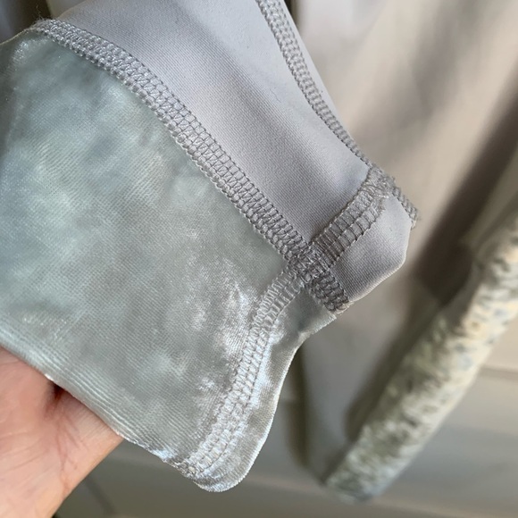 BLSPORTSWEAR | NWT Gray & Silver Yoga Pants Sm - Picture 6 of 11